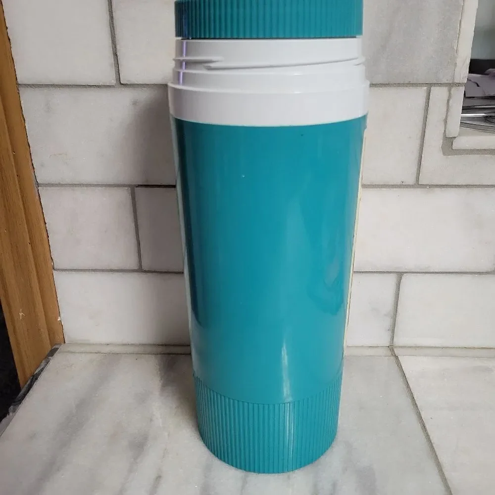 Rubbermaid Vintage 1 Quart Thermal Bottle Canister